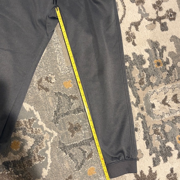 Under armor joggers - Picture 5 of 5